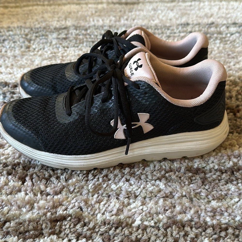 Under Armor Sneakers ❤️